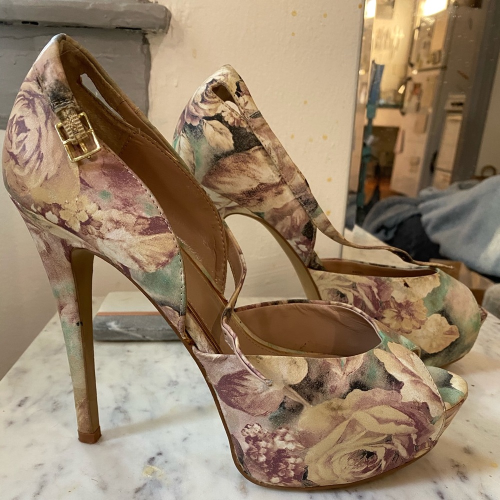 Gorgeous new Betsy Johnson floral heels!